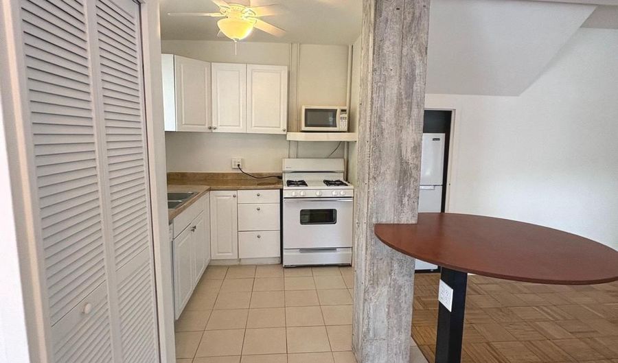 1645 FITZGERALD Ln, Alexandria, VA 22302 - 1 Beds, 1 Bath