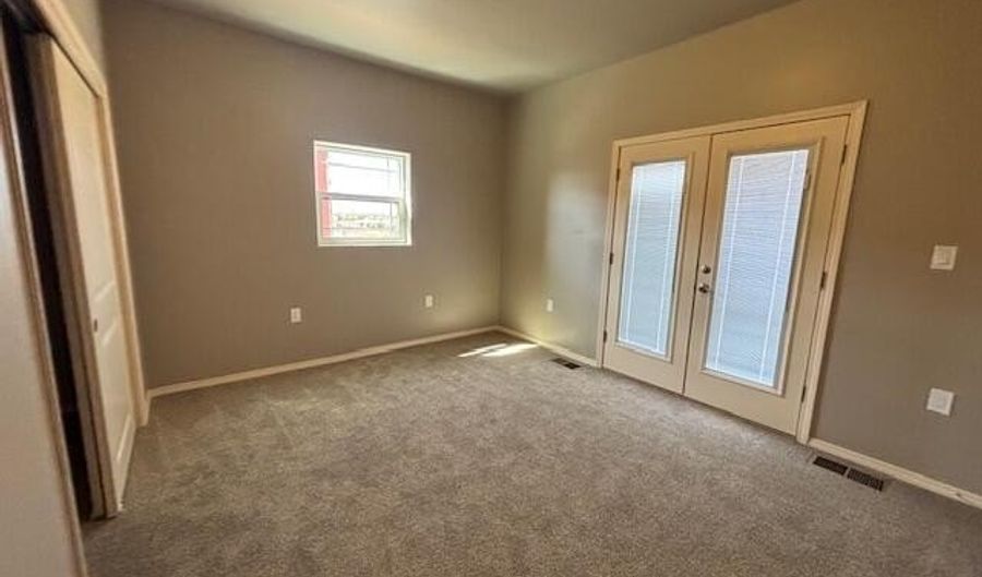 414 N Lala St, Belen, NM 87002 - 3 Beds, 3 Bath