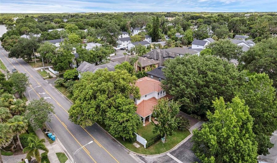 1100 EDWARDS Ln, Orlando, FL 32804 - 3 Beds, 3 Bath