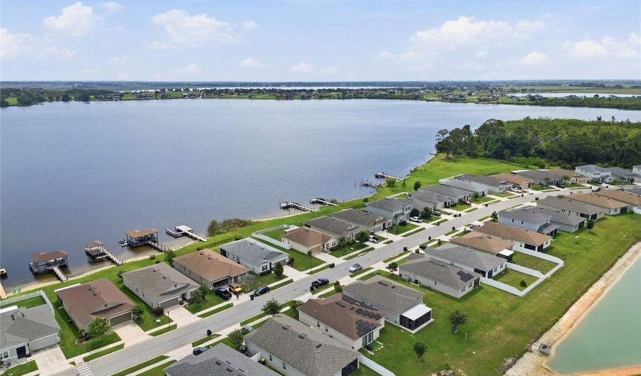 168 SUMMERSHORE Dr, Auburndale, FL 33823 - 3 Beds, 2 Bath