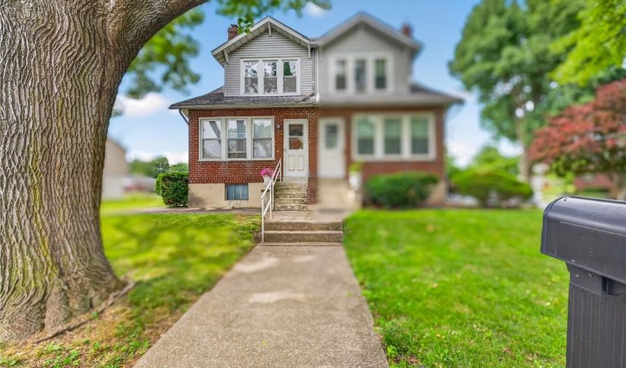 2831 W Columbia St, Allentown, PA 18104 - 3 Beds, 2 Bath