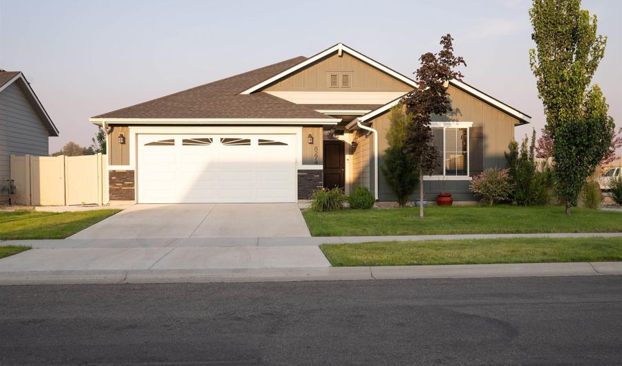 8274 S Bogus Ridge St, Boise, ID 83716 - 4 Beds, 2 Bath