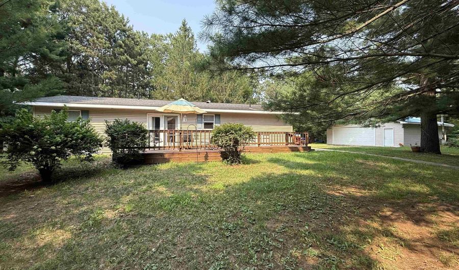 817 Elk Dr, Adams, WI 53910 - 3 Beds, 2 Bath