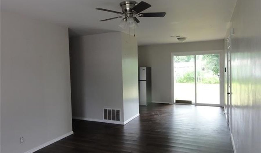 420 Lindenwood Dr, Bartlesville, OK 74003 - 3 Beds, 1 Bath