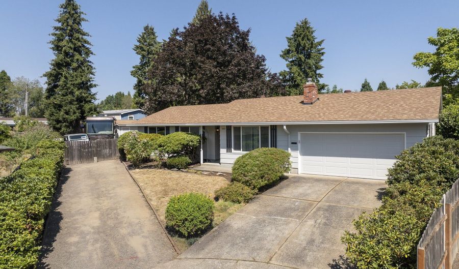 19565 SW SOUTHVIEW Pl, Beaverton, OR 97078 - 3 Beds, 2 Bath