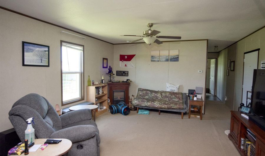 3965 BAYOU ACRES Dr, Bastrop, LA 71220 - 3 Beds, 2 Bath