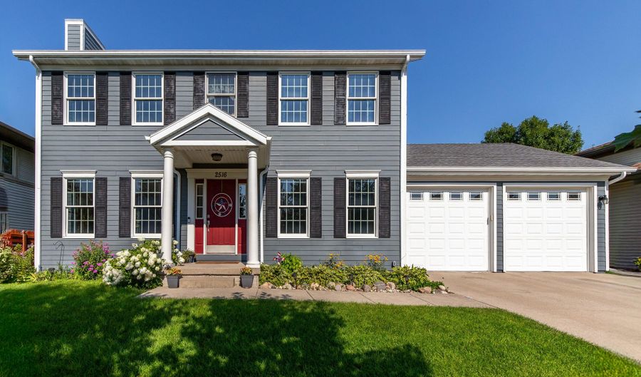 2516 Somerset Dr, Ames, IA 50010 - 5 Beds, 4 Bath