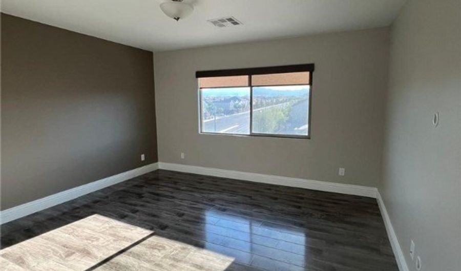 8094 Noble Ridge St, Las Vegas, NV 89139 - 5 Beds, 5 Bath