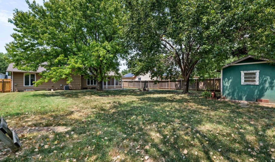4034 Danbury St, Bel Aire, KS 67220 - 2 Beds, 2 Bath