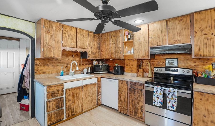 300 14th Ave N, Buhl, ID 83316 - 1 Beds, 1 Bath