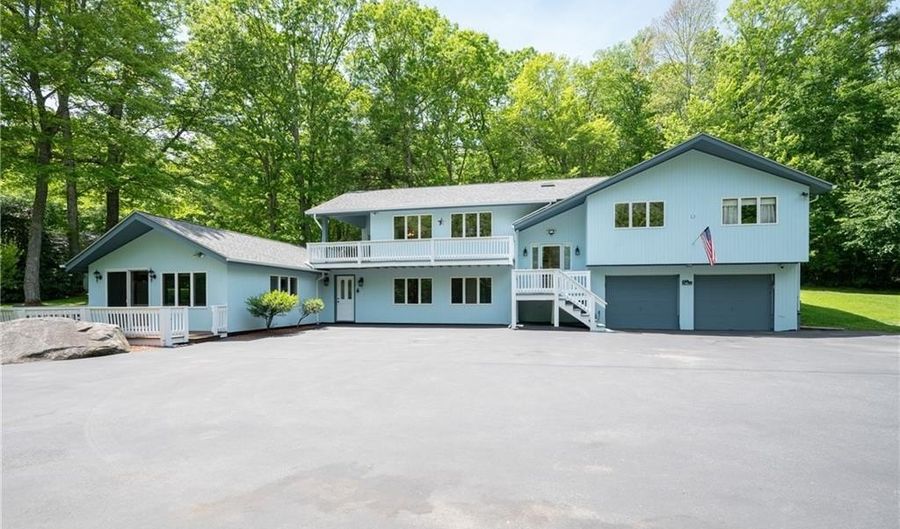 85 Indian Trl, Glocester, RI 02814 - 4 Beds, 3 Bath