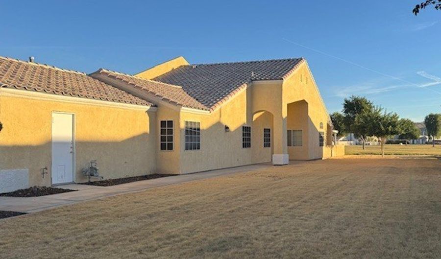 2982 Camino Del Rio, Bullhead City, AZ 86442 - 3 Beds, 2 Bath