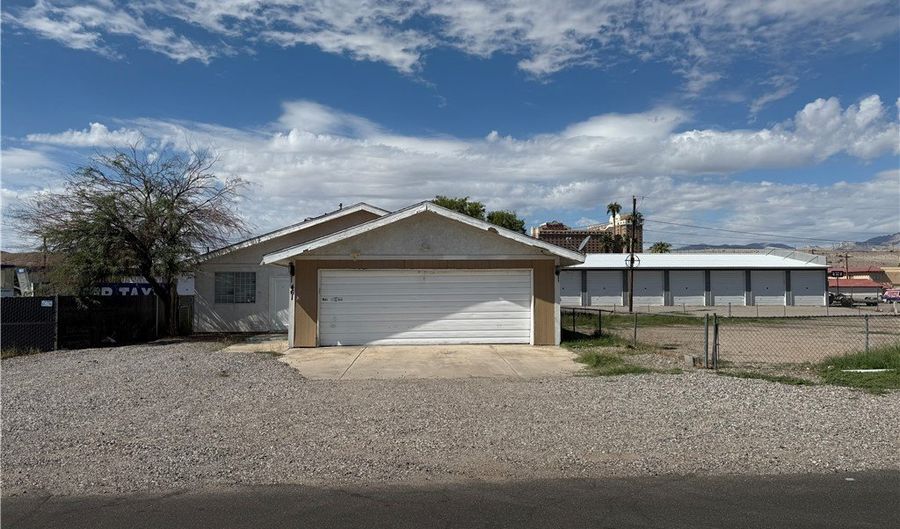 461 Long Ave, Bullhead City, AZ 86429 - 3 Beds, 3 Bath