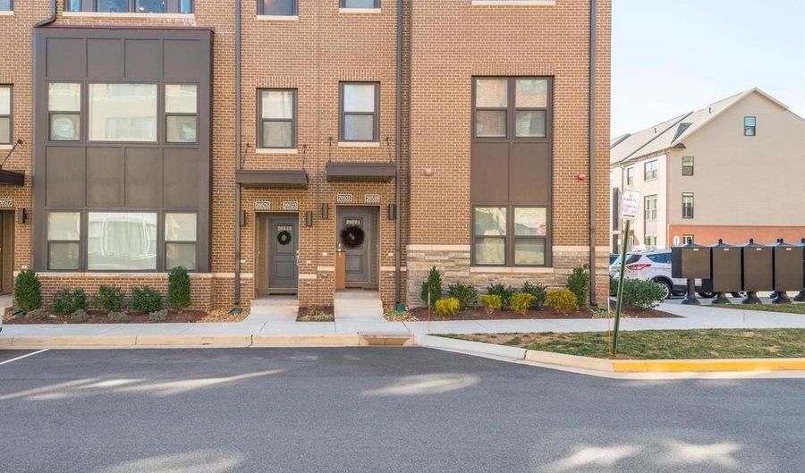 20523 MILBRIDGE Ter, Ashburn, VA 20147 - 3 Beds, 3 Bath