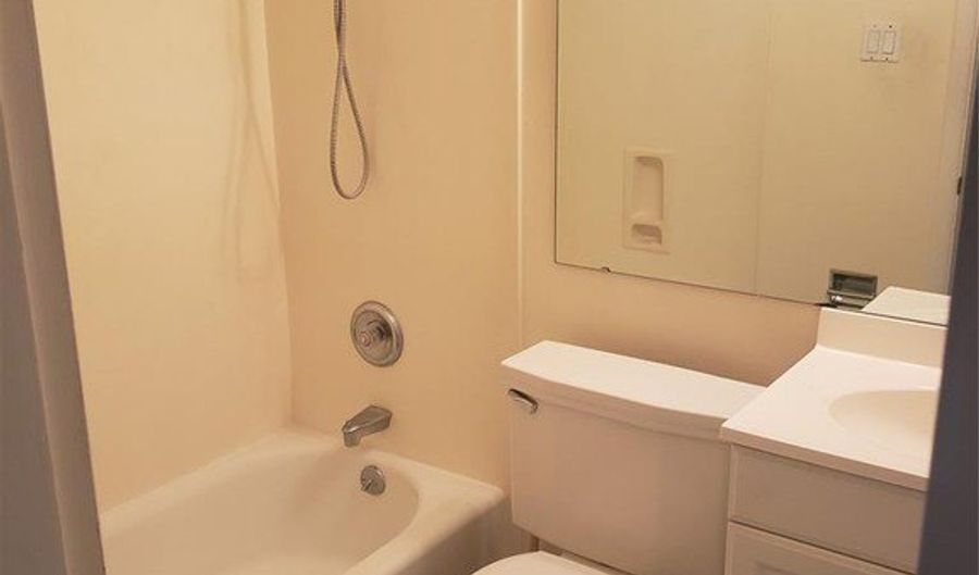 329 Nantucket Dr, Ballwin, MO 63011 - 3 Beds, 2 Bath