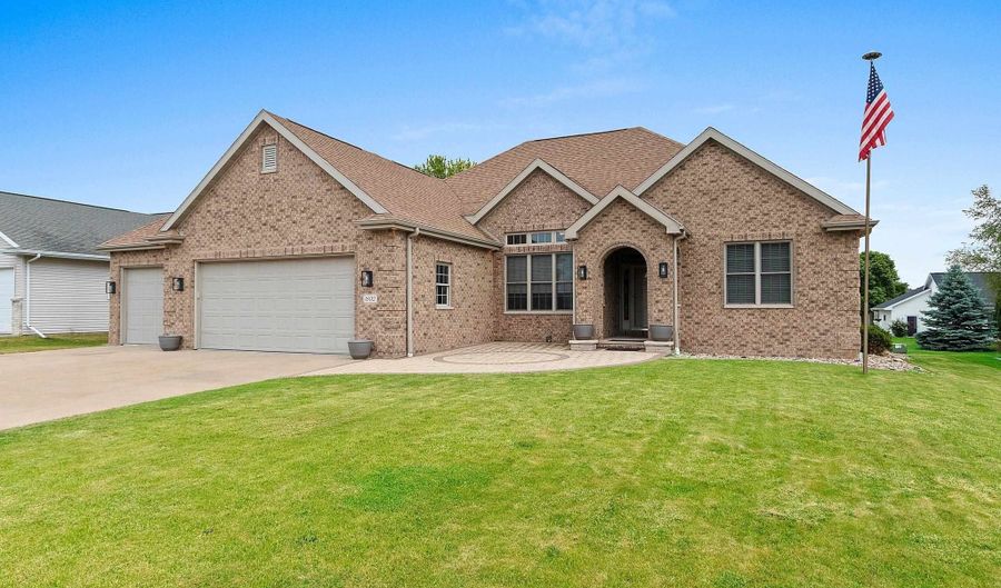 1892 N SUNRISE Ln, Appleton, WI 54913 - 3 Beds, 3 Bath