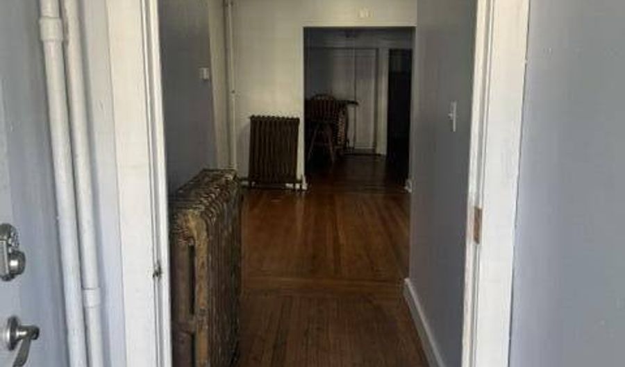 442 Morris St 1F, Albany, NY 12208 - 4 Beds, 2 Bath
