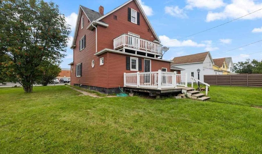 213 215 W 4th Ave, Aurora, MN 55705 - 4 Beds, 3 Bath