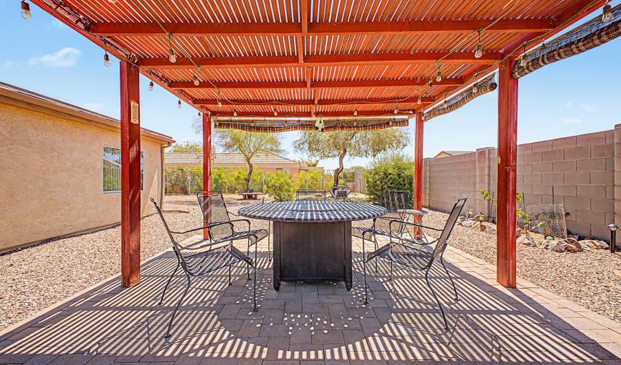 10565 W BUENA VISTA Dr, Arizona City, AZ 85123 - 2 Beds, 2 Bath