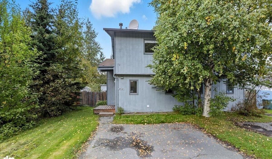 10521 Boysen Berry Pl, Anchorage, AK 99515 - 2 Beds, 1 Bath