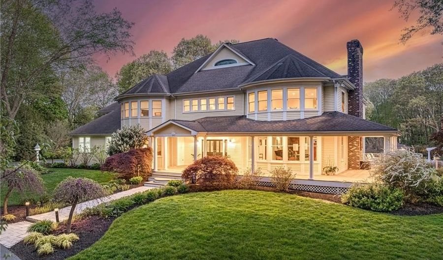 180 Ten Rod Rd, North Kingstown, RI 02852 - 4 Beds, 6 Bath