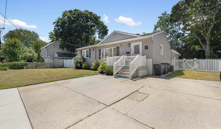 9 Goshen, Cape May Court House, NJ 08210 - 4 Beds, 2 Bath