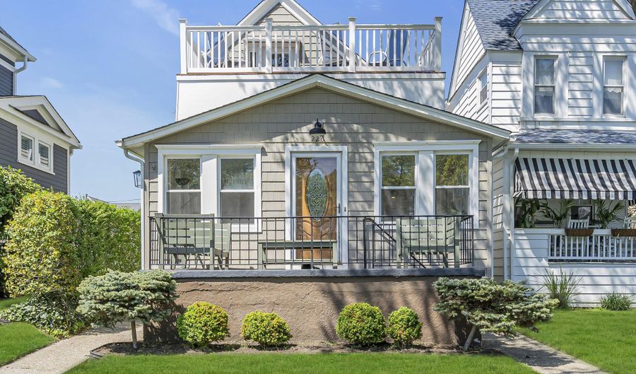 226 Sylvania Ave, Avon By The Sea, NJ 07717 - 5 Beds, 4 Bath
