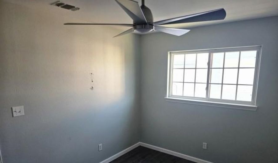 1549 S Commercial St 11, Aransas Pass, TX 78336 - 2 Beds, 2 Bath