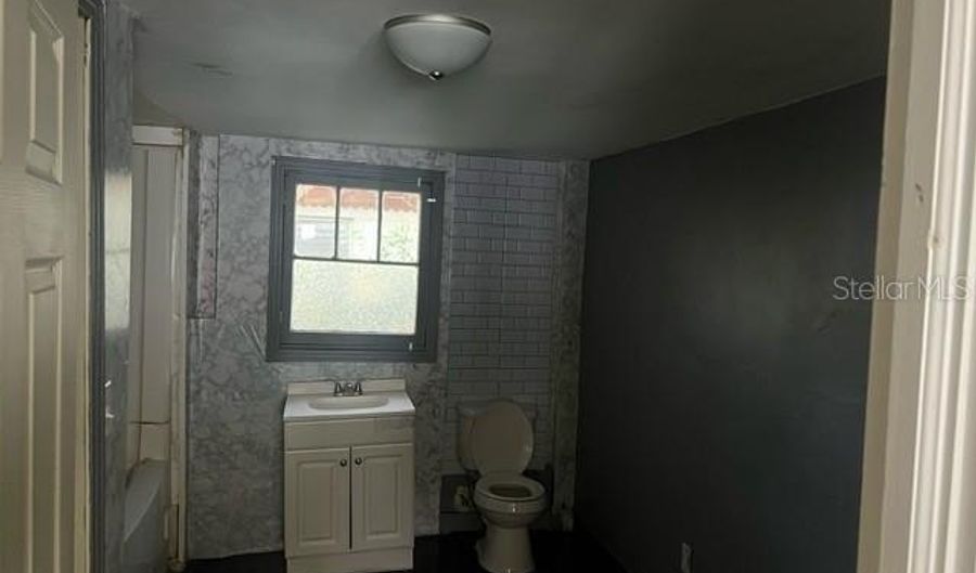 1055 DUDLEY Ave, Bartow, FL 33830 - 3 Beds, 1 Bath