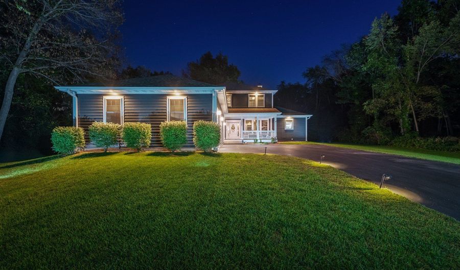 39247 Rangers Way, Antioch, IL 60002 - 5 Beds, 4 Bath