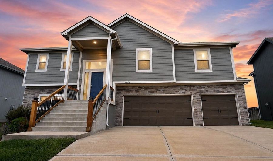 16030 Craig St, Basehor, KS 66007 - 4 Beds, 3 Bath