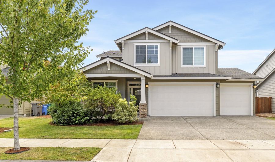 111 SW 8TH St, Battle Ground, WA 98604 - 4 Beds, 3 Bath