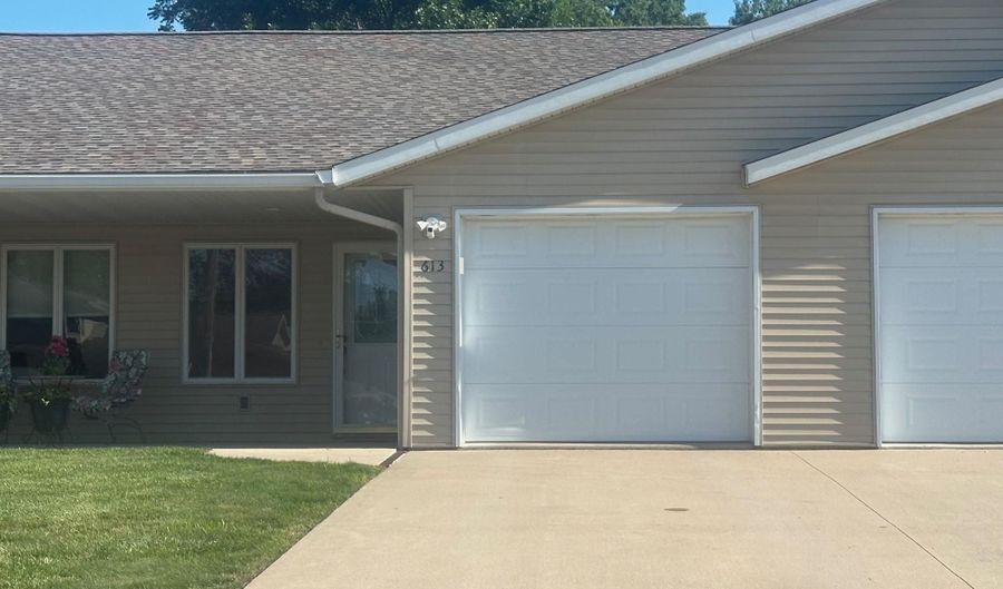 613 E Lucas St, Algona, IA 50511 - 2 Beds, 2 Bath