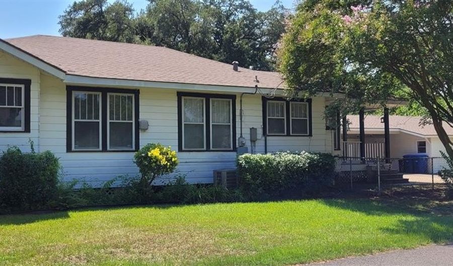 902 Anniston Ave, Shreveport, LA 71105 - 3 Beds, 2 Bath
