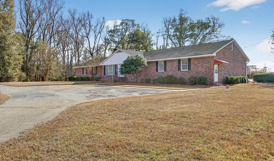 47 Midway St, Bamberg, SC 29003 - 5 Beds, 3 Bath