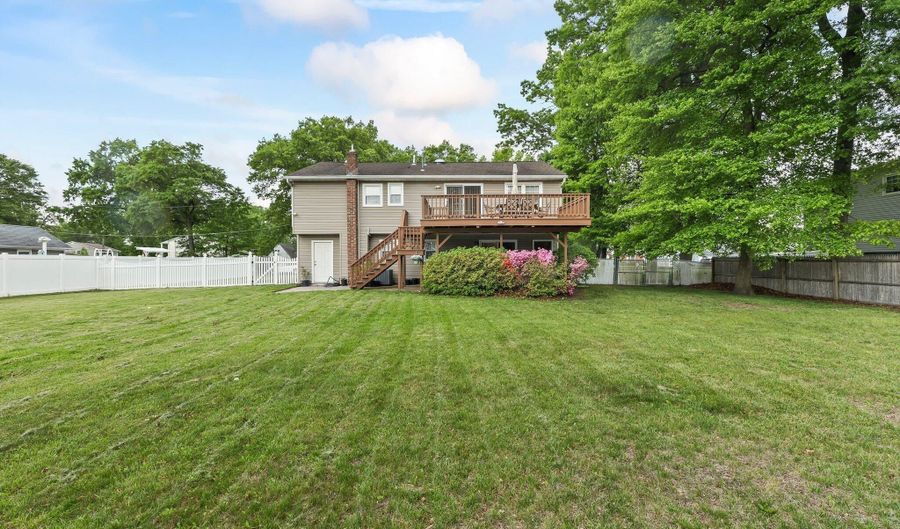 203 Tanglewood Ct, Middletown, NJ 07748 - 4 Beds, 3 Bath