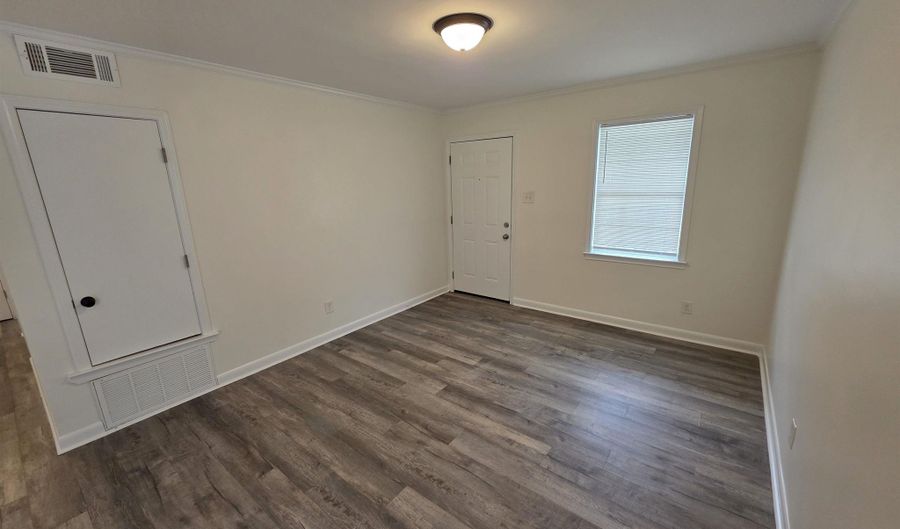 303 S Border St, Benton, AR 72015 - 2 Beds, 1 Bath