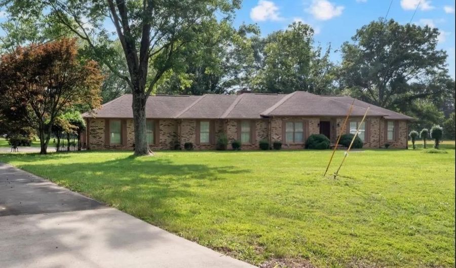 29401 Alabama Highway 251, Ardmore, AL 35739 - 3 Beds, 3 Bath