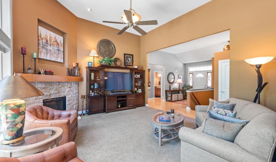 420 Cobblestone Ct, Slinger, WI 53086 - 3 Beds, 3 Bath