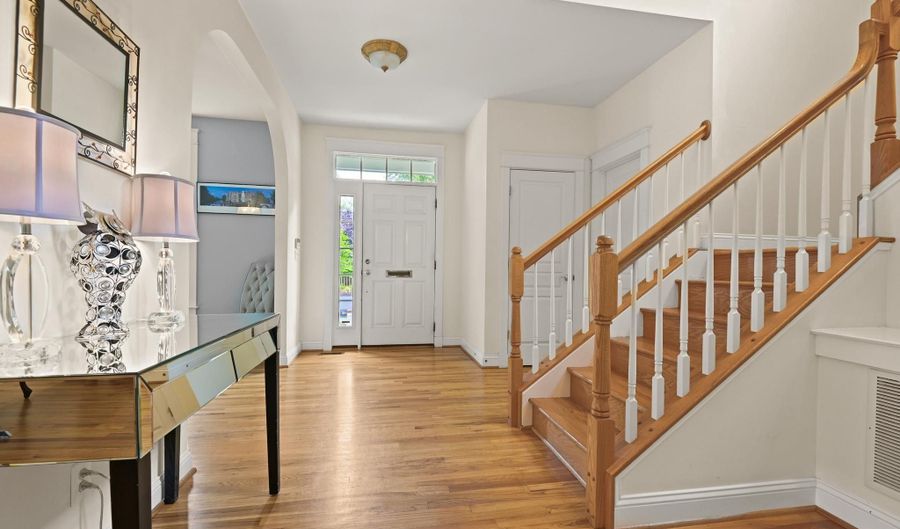 414 JEFFERSON St, Annapolis, MD 21403 - 4 Beds, 4 Bath