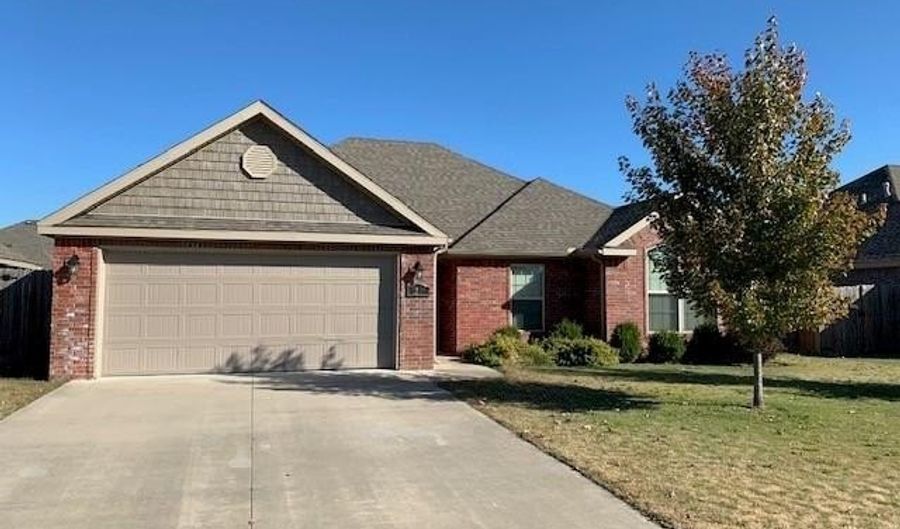 1205 SW Eventide St, Bentonville, AR 72712 - 3 Beds, 2 Bath