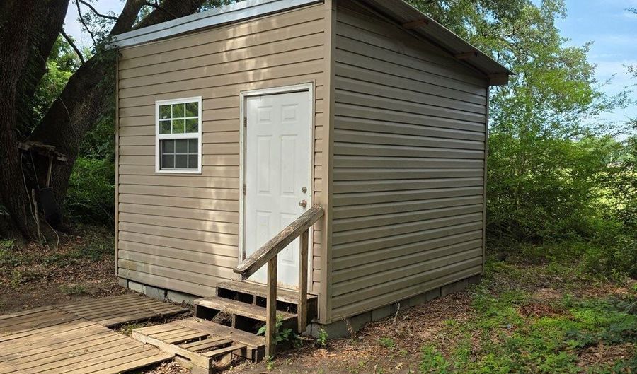 101 Henry Ashley Dr, Ashford, AL 36312 - 3 Beds, 2 Bath