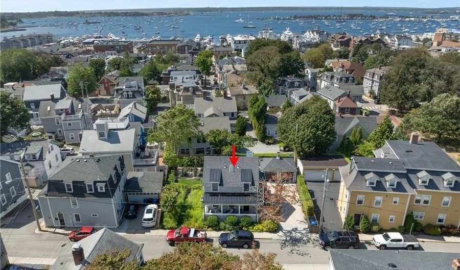 9 Anthony St, Newport, RI 02840 - 3 Beds, 3 Bath
