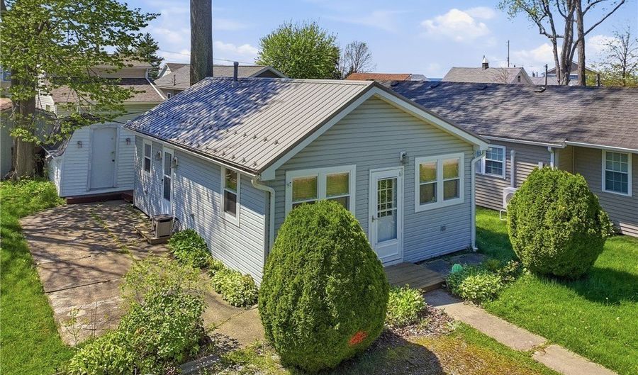 5755 Lake Rd W 6, Ashtabula, OH 44004 - 2 Beds, 1 Bath
