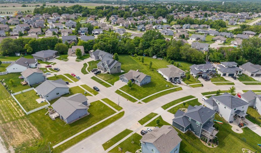 1100 Hunter Ct, Adel, IA 50003 - 4 Beds, 3 Bath