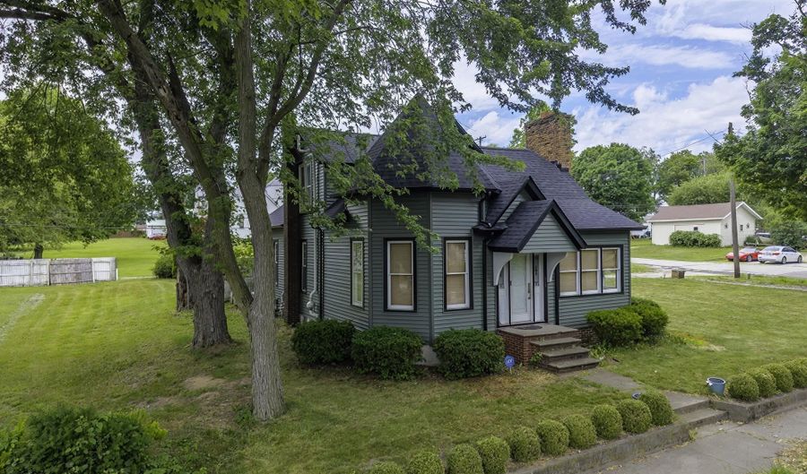302 S Gonser Ave, Ashley, IN 46705 - 3 Beds, 2 Bath