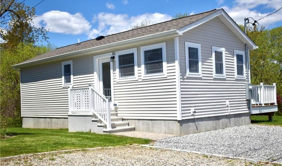 64 Burnside Ave, Narragansett, RI 02882 - 1 Beds, 1 Bath