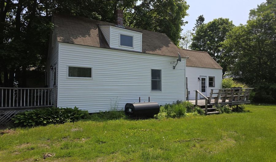 18 Cedar Ln, Belfast, ME 04915 - 2 Beds, 1 Bath
