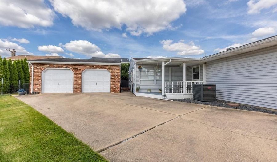 4 REYBURN Ct, Bear, DE 19701 - 3 Beds, 2 Bath