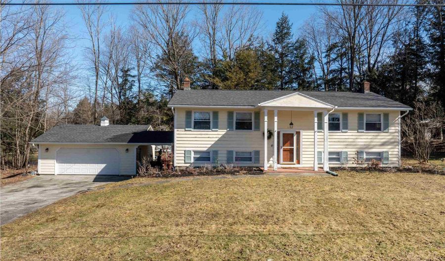 10 Spruce Ln, Barre, VT 05641 - 3 Beds, 2 Bath